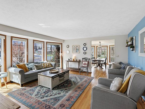 5th image of 9908 N Glenwood Dr