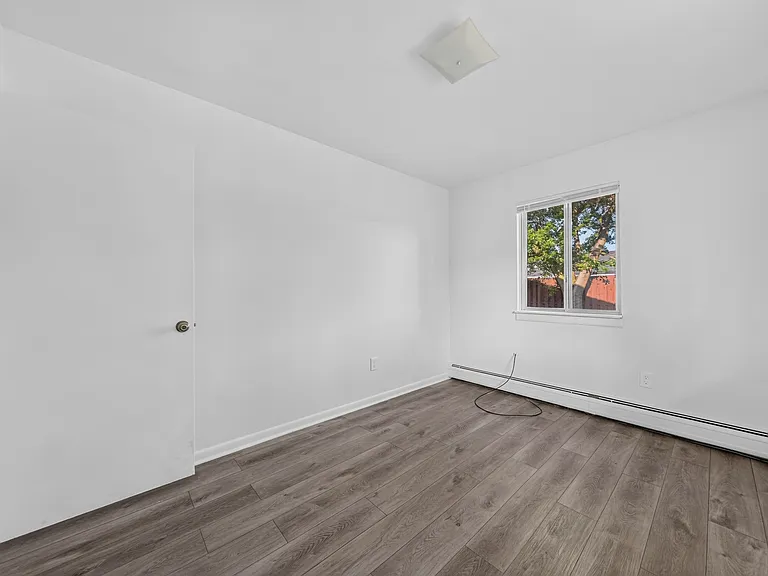 151 E McHattie St #10 — Photo 17