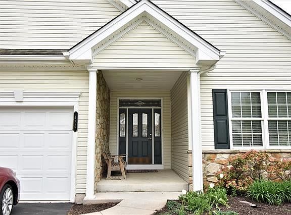 4th image of 136 Glenmoor Cir