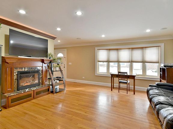 3rd image of 218 Lafayette St