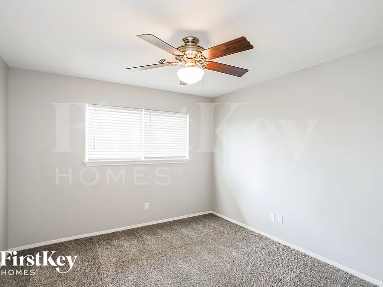 13914 Duncannon Dr — Photo 14