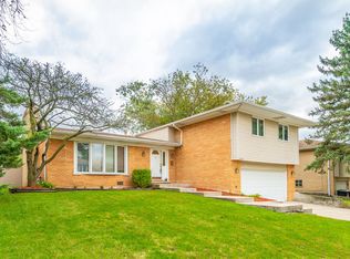 15137 Chestnut Ln, Oak Forest, IL 60452