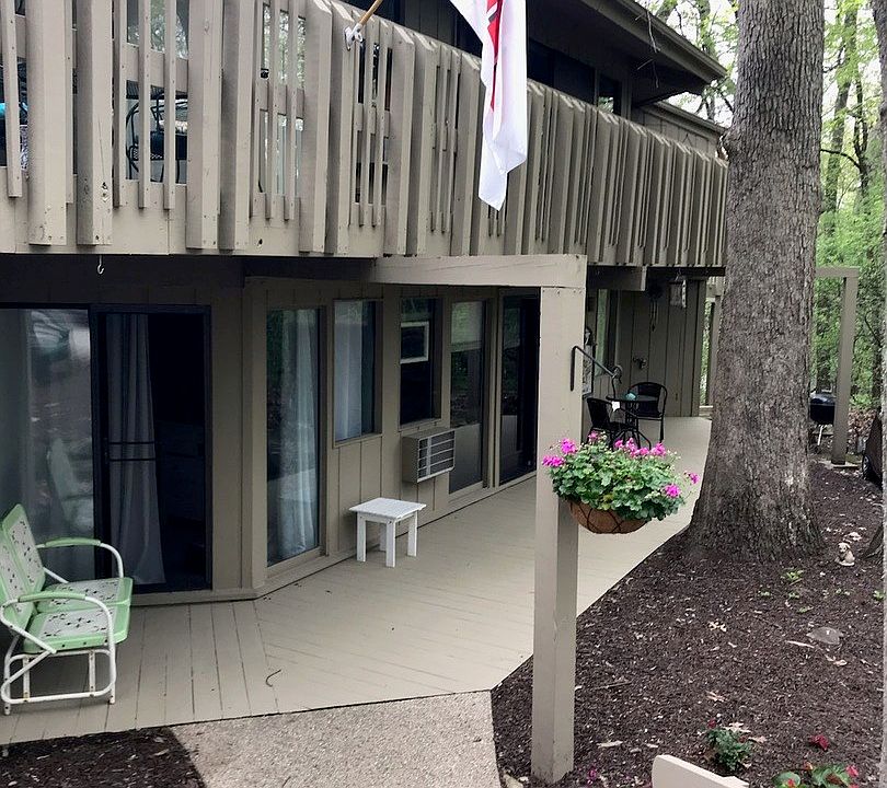 1st image of 511 Tam O Shanter Dr #B