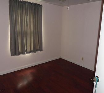 Laminate flooring 