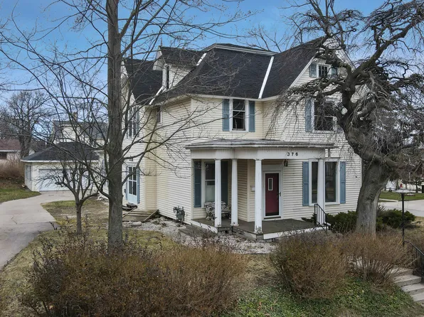 376 5th St, Manistee, MI 49660