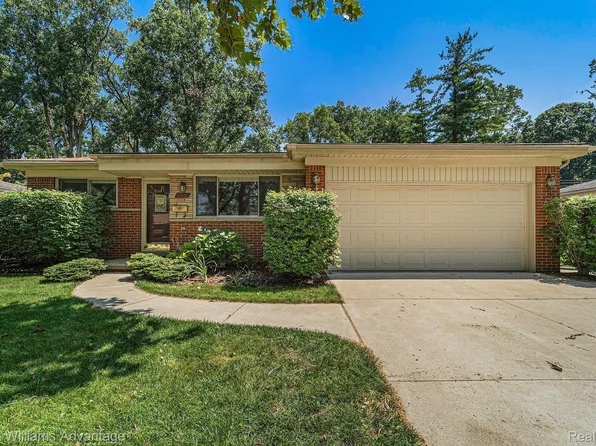 14660 Yale St, Livonia, MI 48154