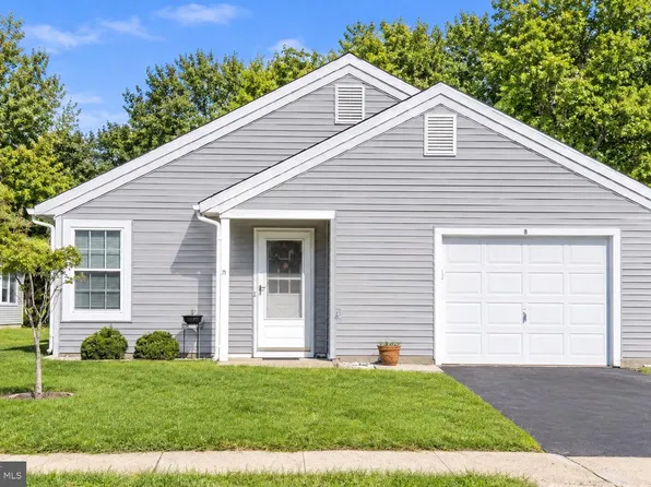 8 Sequoia Ct, Barnegat, NJ 08005