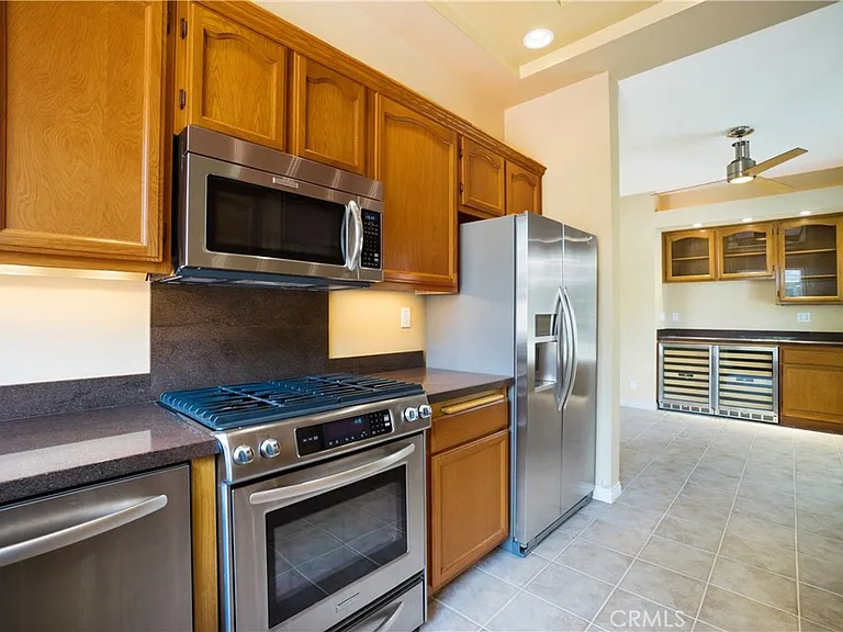 3055 E Hillcrest Dr — Photo 9