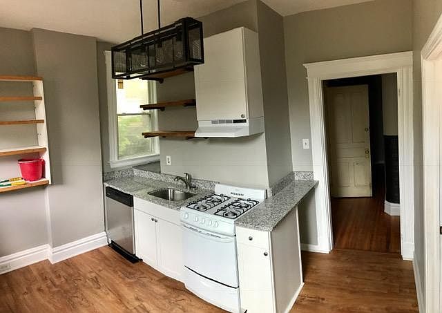 1st image of 2325 Victor St APT 1