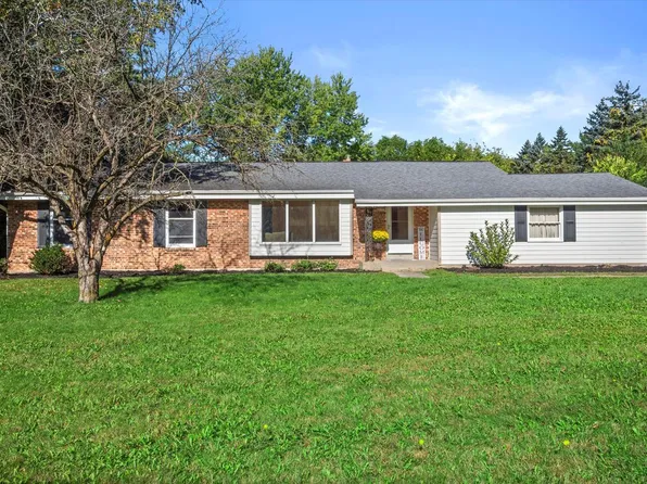 W252N9153 Tomahawk COURT, Lisbon, WI 53089