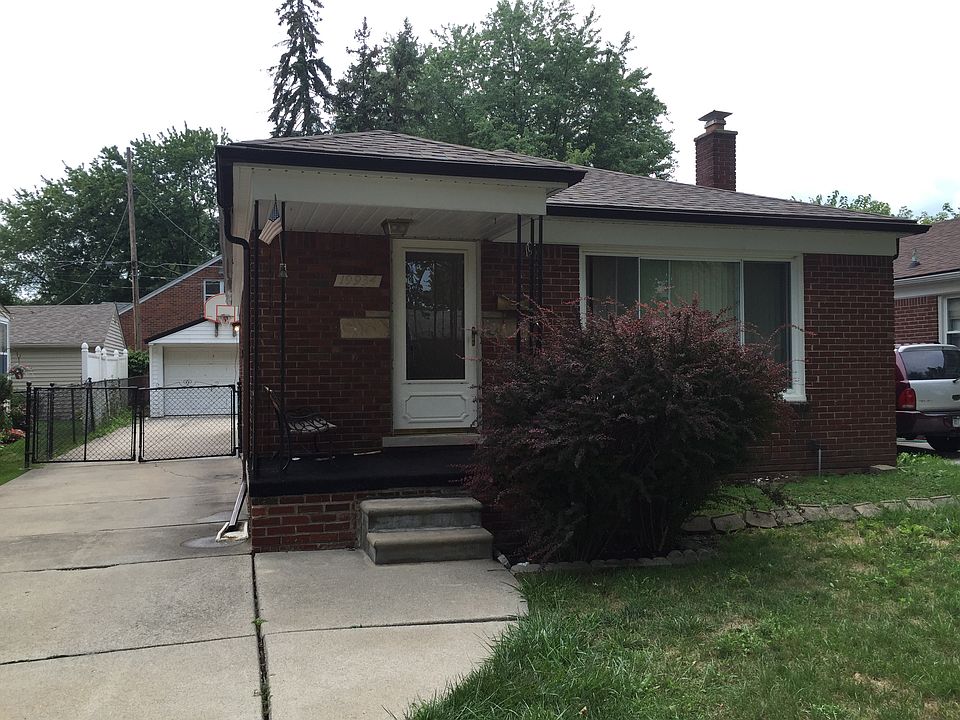 1st image of 19934 Lochmoor St