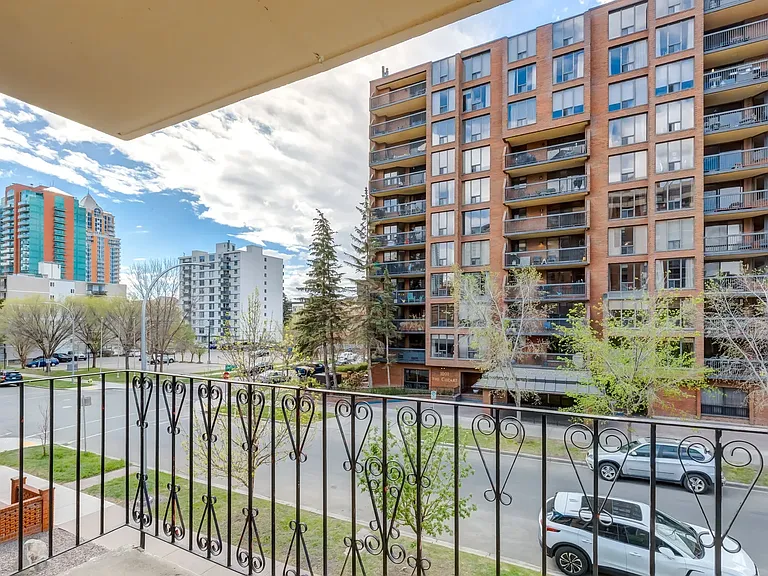1008 14th Ave SW #201 — Photo 16