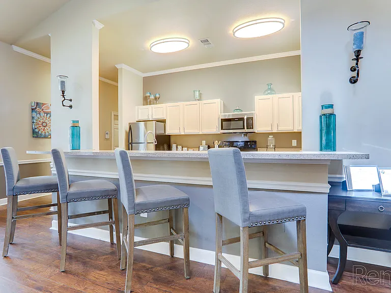 Water's Edge Apartment Homes — Photo 30