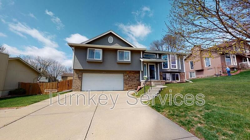 1st image of 204 Summerset Dr