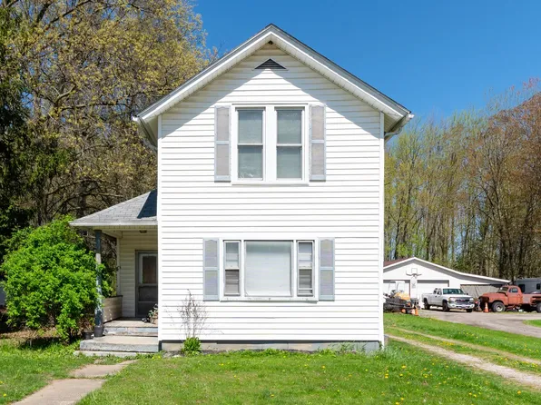 1048 Mechanic St, Grafton, OH 44044