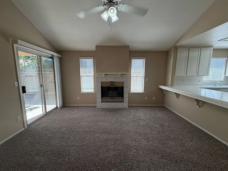 5246 W Magill Ave — Photo 9