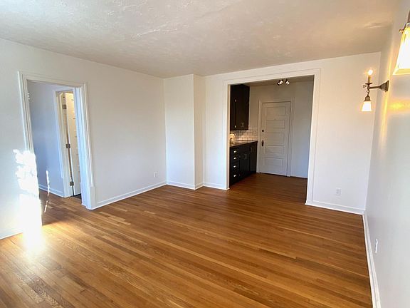 4th image of 1627 W 9th Ave #D