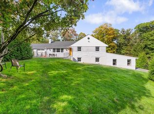 19 Halsey Pl, Valhalla, NY 10595