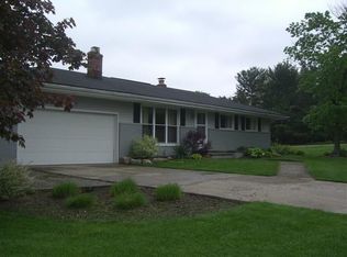 8472 Valley View Rd, Macedonia, OH 44056