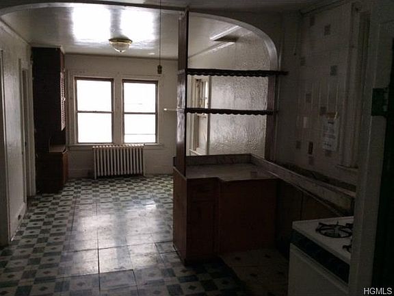 2nd image of 246 S 10th Ave