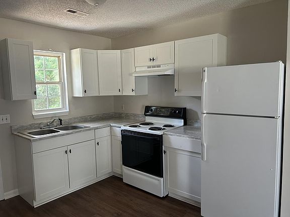 4th image of 1727 W Pine Lake Dr