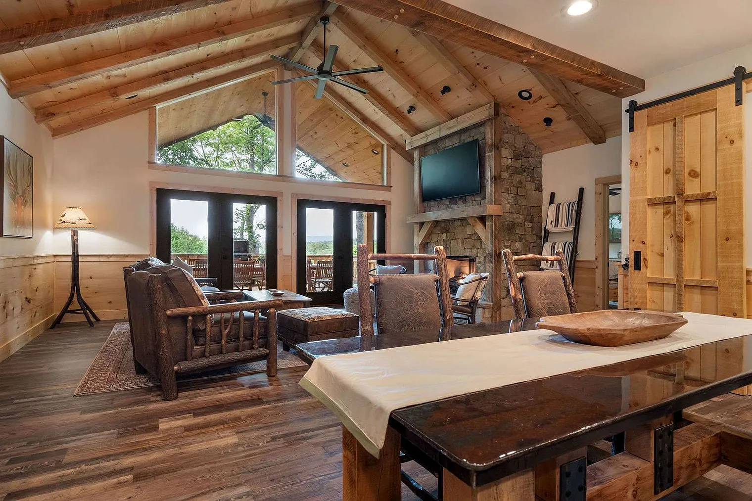 4 bed, 3.0 bath, 3196 sqft, $8,114 — Photo 3
