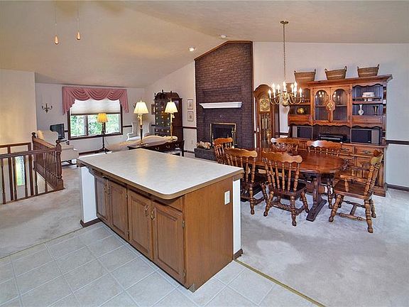 5th image of 4825 Treesdale Ct