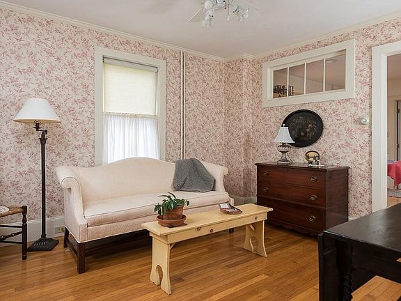 3rd image of 14 Atlantic St #1