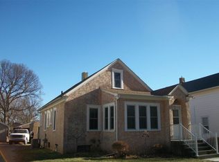 704 Locust St, Yankton, SD 57078