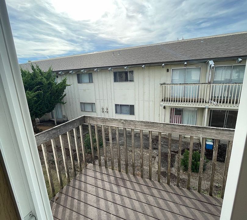 1st image of 960-970 N Monmouth Ave #962