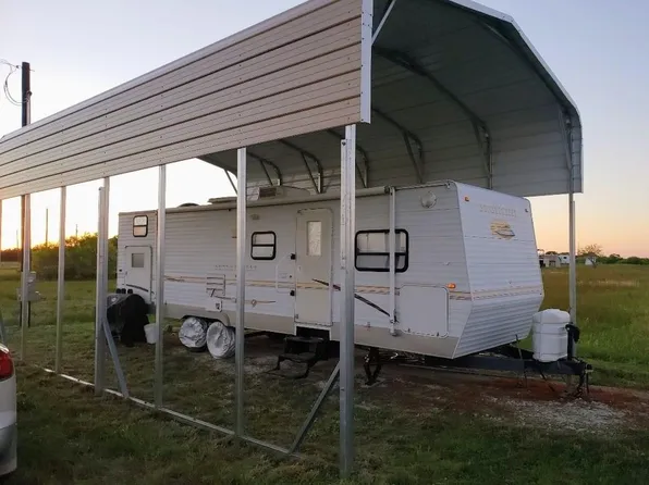 154 Sea Urchin Ln, Palacios, TX 77465