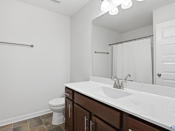 4th image of 103 Edgestone Dr
