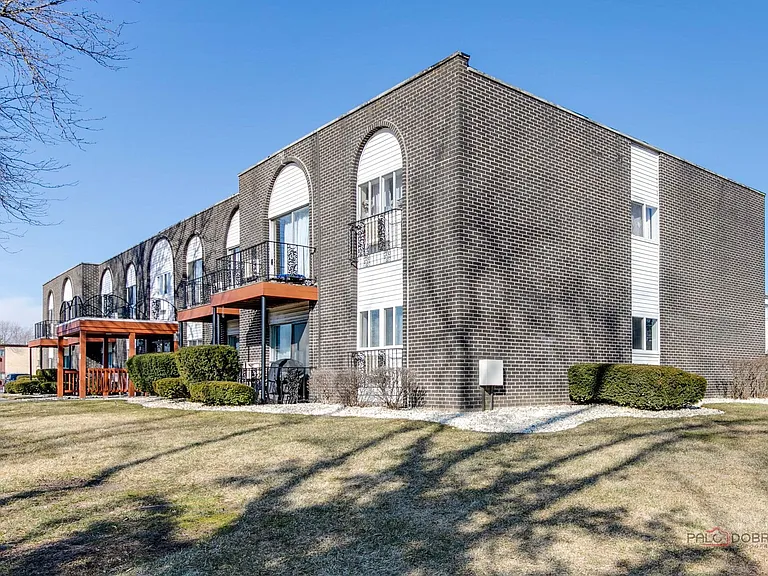 Orchard Apartments — Photo 5