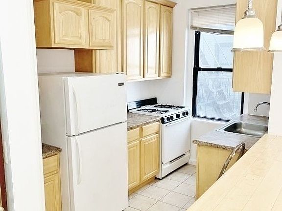 4th image of 21-15 33rd St #5R