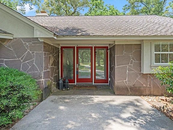 3rd image of 9502 Rolling Oaks Dr