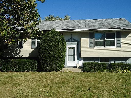 1st image of 30 Chestnut Ct