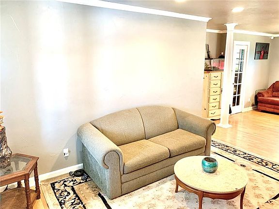 4th image of 118 Von Elm Ave