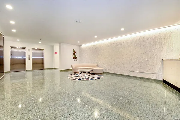 Sold by Voro, LLC | media 12