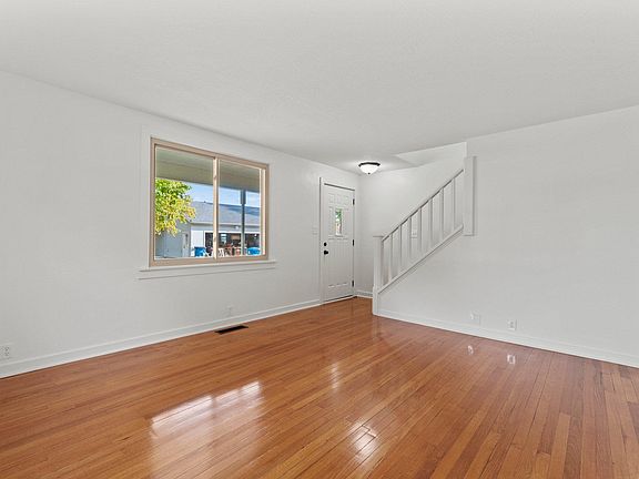 4th image of 680 N Maddux St
