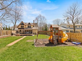 W56N493 Highland Dr, Cedarburg, WI 53012