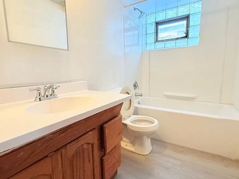15020 Woodlawn Ave — Photo 12