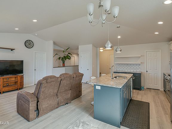 4th image of 352 Wren Dr