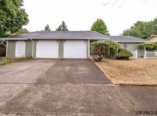 742 Randall Dr, Lebanon, OR 97355