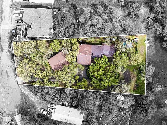 3rd image of 17516 Meadow View Court