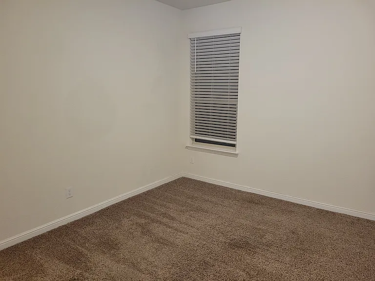 519 Heartland Dr — Photo 12