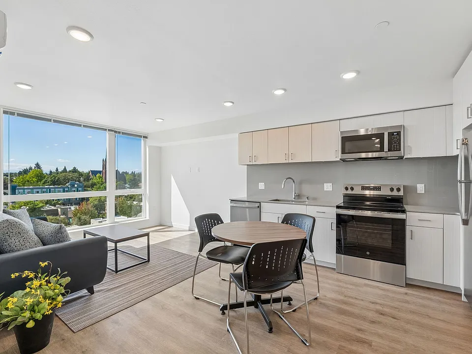 Metro 5000 Apartments