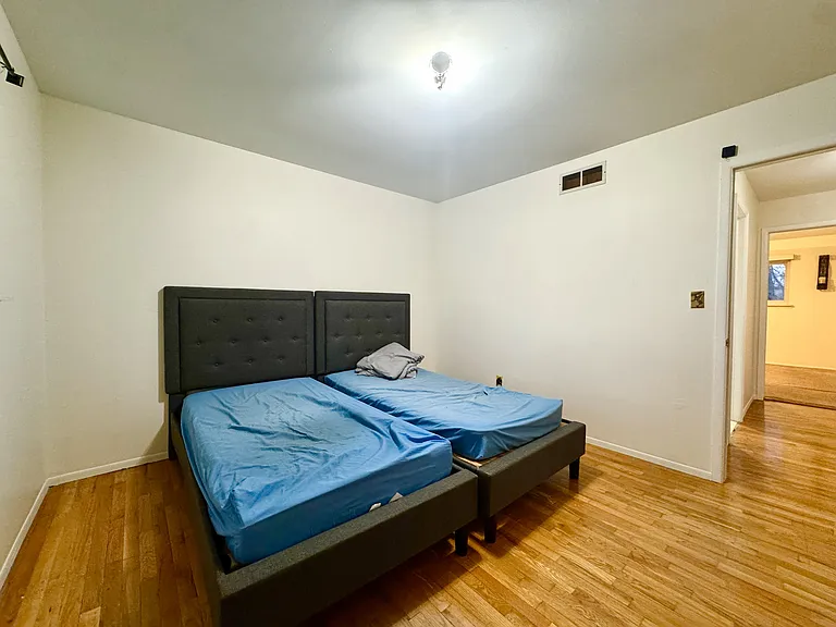 2868 Groves Dr — Photo 18