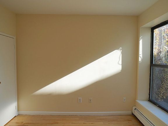 4th image of 808 Park Pl APT 3A