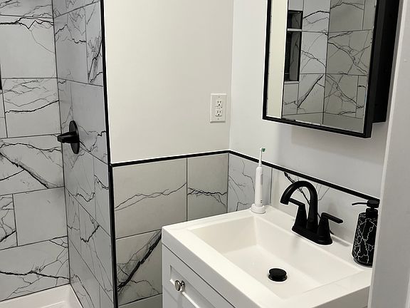 3rd image of 318 Mifflin St #1B
