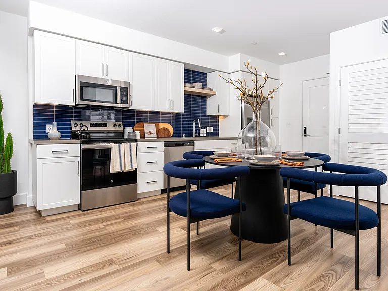 Alwell Apartments — Photo 31
